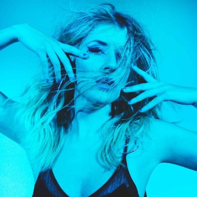 🎶Enter to POPLAND 🎶

PRISONER IS OUT NOW

Love. Art. Music.

Singer and Songwriter from Spain.



Instagram: @itsamandabay
