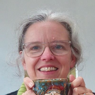 Woman, knitter, trainee mathematician.
Sex is immutable.
My pronouns are how I to refer to other people in conversation.
Your pronouns are none of my business.