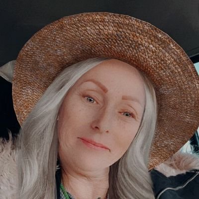 Mariann52488750's profile picture. spinn will og gal