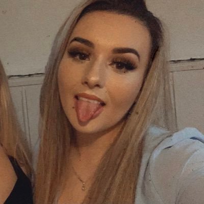 jen_llewell's profile picture. Dog groomer 🐾