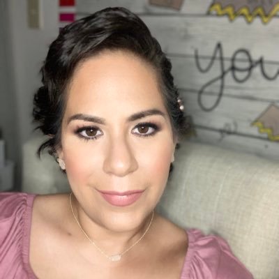 1st grade bilingual #teacher from #Texas 👩🏻‍🏫 #clearthelists Breast cancer fighter 💖$MelJaim1