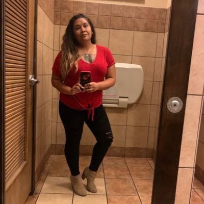 AliciaRios2's profile picture. 