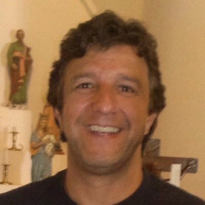 LuisACJunqueira's profile picture. Didireita,católico. Amar a verdade é amar a Deus. A verdade está intimamente ligada à humildade. Humildade que nos leva a buscar a Deus que se deixa encontrar!