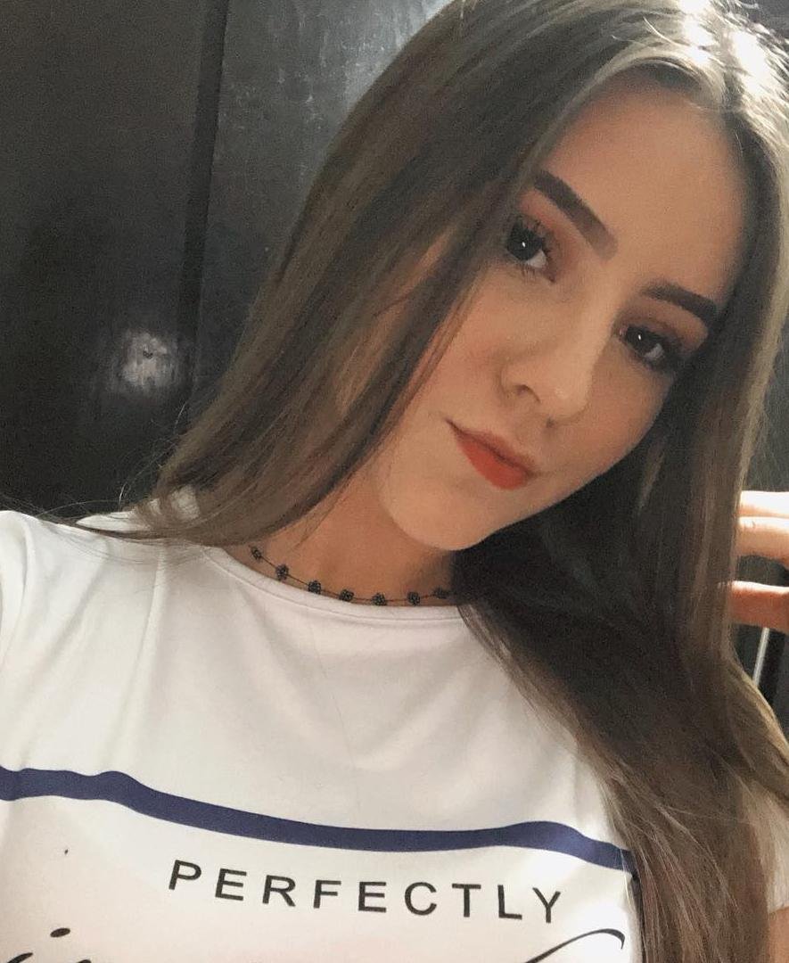 Guapa y soltera me gustaria conocer gente nueva, sigueme y te enviare mis fotitos... 😚🍓👗