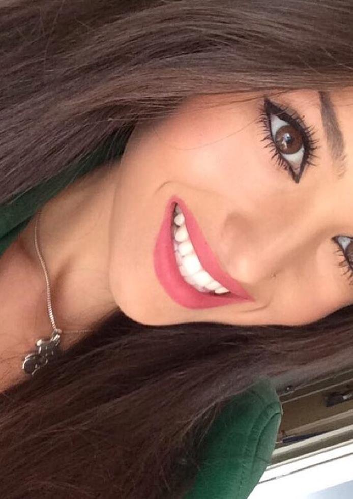 Guapa y soltera quiero hacer nuevos amigos, sigueme y te enviare mis fotitos... 💘💘💋