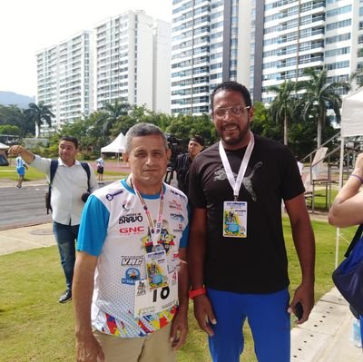 Graduado en el INVO de Chiquimula, Locutor Profesional y Lic. en Ciencias de la Comunicaciòn por la USAC. Narrador en Red Deportiva 106.1. Hoy free lance.