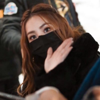 EvePv20's profile picture. 