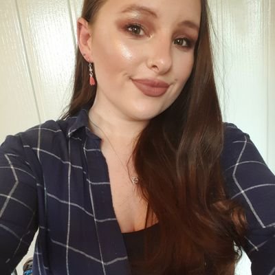 AlixH356's profile picture. 