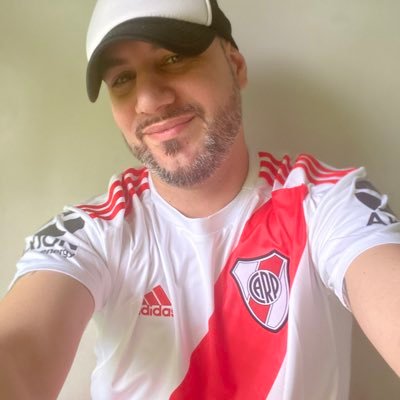 Sagitariano ♐️ Hincha y Socio de River Plate- Followback #NosSeguimosEntreMillos #doglover 🐶