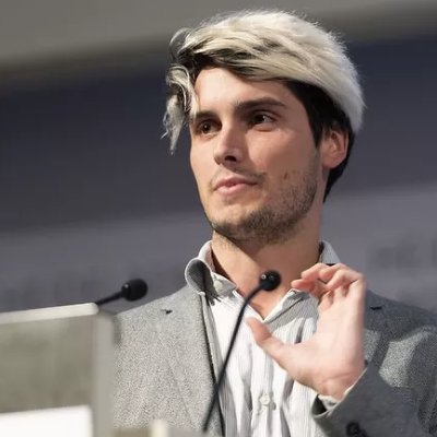 ZapataCarratala's profile picture. PhD in Mathematical Physics | Founder of @semf_nexus | Research Fellow at @WolframInst |  Lecturer @EdinburghUni | 🎹Improvisation 🚀Kinematic Art ♟️Game Design