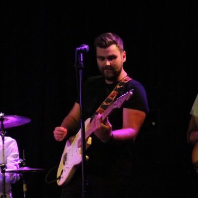 Head of Year 11 and Teacher of Music - East London. Graduate of ACM 🎸 👨🏫 🎶