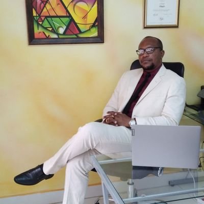 Abogado de la Universidad de San Buenaventura. Especialista en Derecho Procesal Penal y Criminalistica.
Experto en D. de Familia.
@Salazar_Abogados