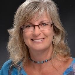 Living a creatively-disruptive life, minimizing the familiar & maximizing the diverse in education, curriculum development, arts-based research & facilitation.