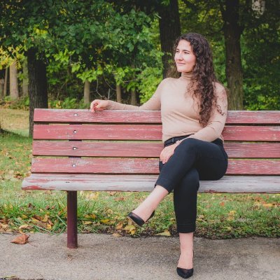 SabrinaBee27's profile picture. 