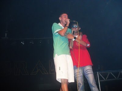 Magrelo e nene - Amo demais  , pra mim sao os melhores Mc . 
cada show deles , cada Musica deles eu me apaixono mais e mais ......
amo muito vcs . .