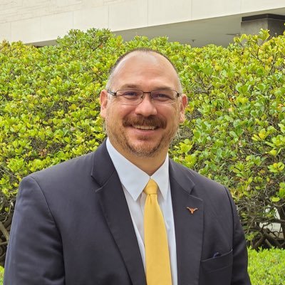 Executive Director of Student Success Initiatives at UT-Austin. Higher Education professional dedicated to student success. Husband/Father of 3.
