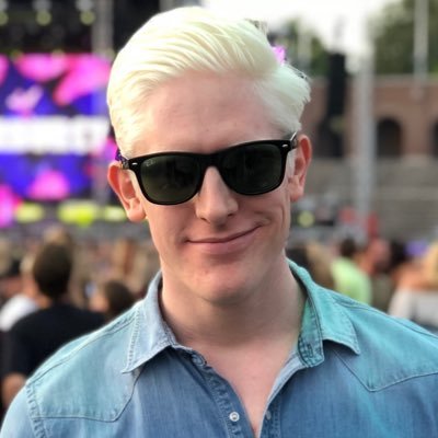 Tycker om SHL-hockey ohälsosamt mycket. Extra fokus på Frölunda HC. Poddar en hel del och driver eget inom mediesvängen.