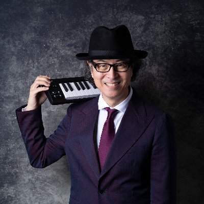 音楽クリエーターの金子隆博 a.k.aフラッシュ金子です。米米CLUBメンバー、BIG HORNS BEE主宰、NHK歌番組「うたコン」元指揮者。映像音楽が大好きで、ドラマの劇伴、CM音楽のお仕事も楽しくやっています。そしてNew Orleansの音楽を愛しています。
