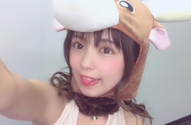めっちゃさみしいよ~ あーあ、誰かそばにいたら、・・・ ねえ、フォーしてくれないの? いい写真見せるからさ(^_-)-☆
💋👙👅