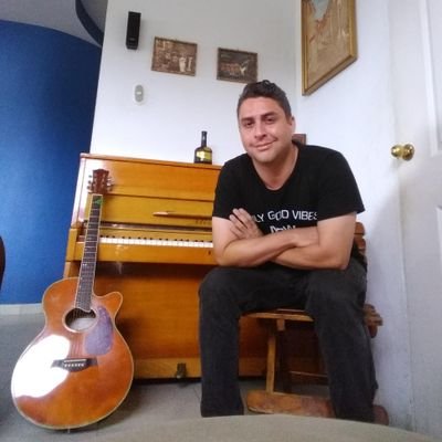 andrescorage's profile picture. 