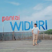 Adi Kurniawan • (@ad1_) 's Twitter Profile