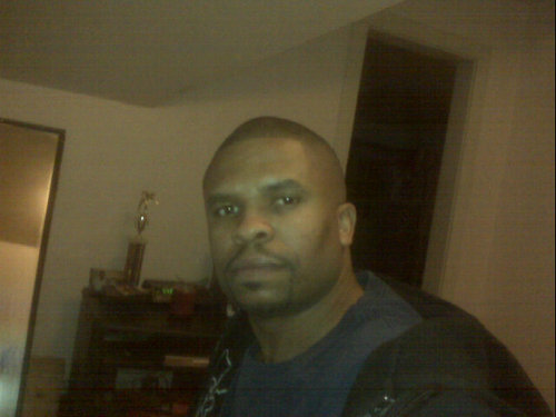 Mr_DoubleDown's profile picture. Broke, Starvin', and Gangbangin'...