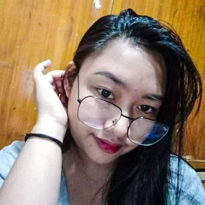 ejcrdvs's profile picture. retrophiliac✨too vague