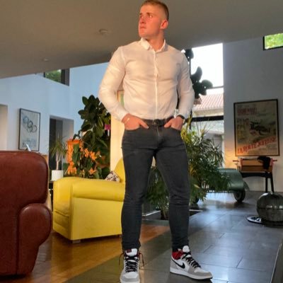 insta : paul_n.a . BTS commerce international Grenoble 🇫🇷 OL 🦁 Marvel 🦸🏼‍♂️ fitness 🏋🏼‍♂️