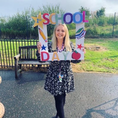 Primary 1 teacher working in South Lanarkshire 👩🏼‍🏫 UofG class of 2017 📚Teach, Love and Inspire✨ instagram: teachwith_misswalker 💭