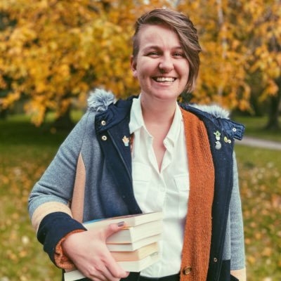 book blogger & booktuber | loves queer and international books | says yikes too much | she/her | bisexual disaster
