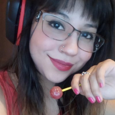 HOLA, soy Saku, me gusta jugar en equipo, y me dan miedo los juegos de terror.