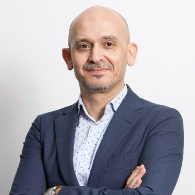 Founder & CEO of @aitnews
المؤسس والرئيس التنفيذي -  البوابة العربية للأخبار التقنية
مختص في صناعة المحتوى العربي في مجالي التقنية والأعمال