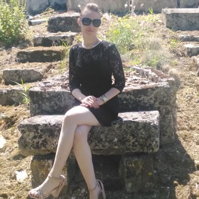 DesgardinsStacy's profile picture. I love having fun but also hardworking.
My dream? Built a career in Asian country (China, Japan...)