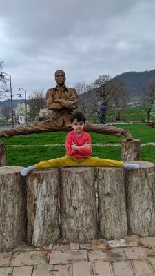 İyilik ticarət deyil,qarşılıq beklemeden edilir ve unudulur!!

 Madem hərkəs etdiyini bulacak,iyilik edin o zaman....