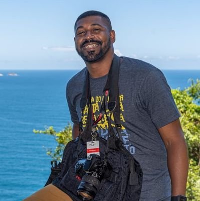 Carioca da gema 😎
Cineasta ( UFF) 🎥
Filmmaker
Editor e Cinegrafista @vozdascomunidades