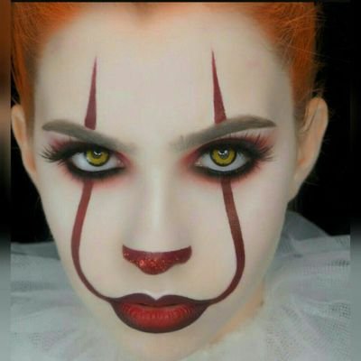 Hello 🎈 my name is Hellerwise. I love horror movies and I love my uncle @Its_Pennywise_ 🤡 born & raised by fear itself!