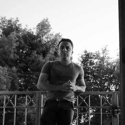 UnCarlosIvan's profile picture. Psicólogo ya no en proceso. M. en C. Sociales. Escrivo (con v porque leerme es un error). A veces duermo 8 horas. Tipo fit. Tipo geek.