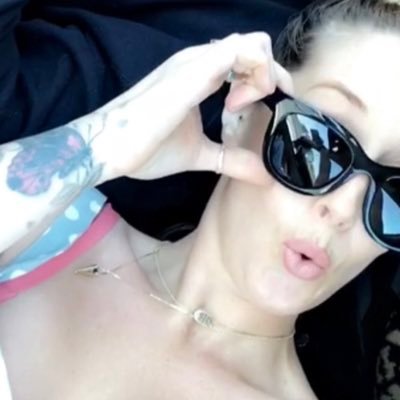 ClausAlyssa's profile picture. bat shit passionate