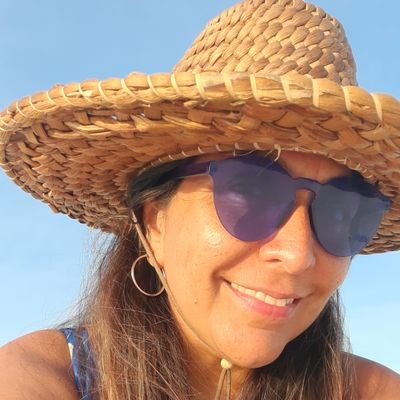 hija de CARMEN POTRANCA AGUILAR (gran mentalista) y SEBASTIN un (cdsm).estudiosa de la vida y jodedora 100xciento