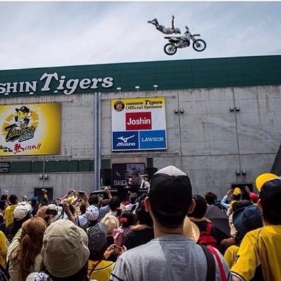 fmxshowcase's profile picture. FMXSHOWCASE entertainment にFMXの事なら何でもご相談ください‼︎会場設営からライダーアテンドまで全てお任せ下さい‼︎100mX20mで開催出来る強烈なスパイスな見上げるエンタメはいかがでしょうか？   #エンタメ #顔を上げると自然と笑顔  #空のエンタメ #アウトドア #楽しいを作り隊