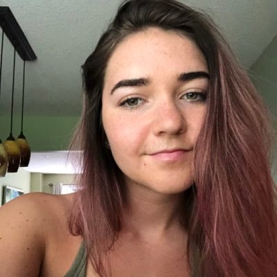 Kin student on a weight loss journey. Tweets about weight loss, nutrition, workouts, healthy recipes, motivation and all things health! Please Join Me!