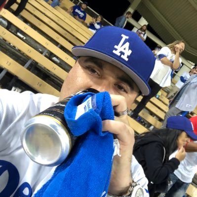 Show me your TWEETS !! Brazilian Soccer Fan ⚽! FC Barcelona Fan ⚽! LA Lakers Fan ! LA Dodger Fan ⚾! USC, Fight ON✌🏽️! LA Kings Fan! J's Fan ! Fan !