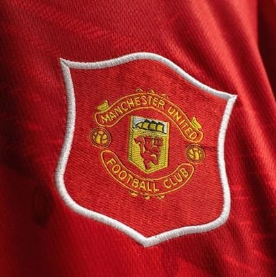 @manutd.
Hardest @Sarkodie fan.
IG - @Wedj_ong1
student
Manchester United fan
Glory glory man united.
The blood is red.
