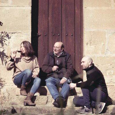 Family winery located in Briones, Rioja Alta (Spain). 🍇🍷 #WineLovers #RiojaWine #WinesFromRioja #Winemaking #LaRiojaApetece #VinosDeRioja #saberquieneres