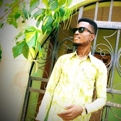 Akintol47420330's profile picture. 