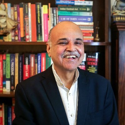 Hindi Journalist/Thinker/Writer/ संपादक-नया इंडिया। Ex-Editor- जनसत्ता।‘GUPSHUP कालम के स्तंभकार।नौ वर्ष तक ईटीवी चैनल पर ‘CENTRAL HALL’ प्रोग्राम प्रस्तोता।