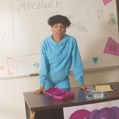 Tee Tee| 18| She/Her| Pan🏳️🌈|”bitch imma cow so let’s go to Chick-Fil-A” | Joey Follows