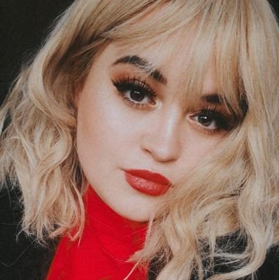 enya_jayne's profile picture. activist, feminist, book addict and human rights MA student
She/Her