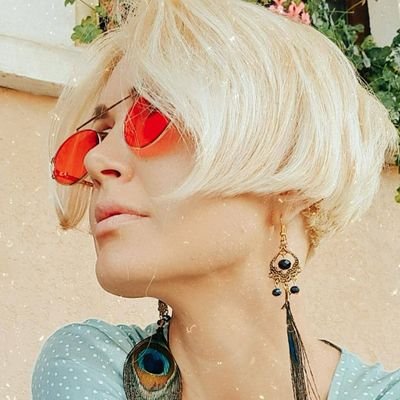 ElenaOya's profile picture. 