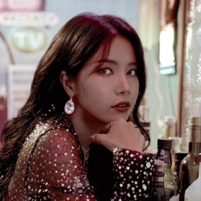 solaross_'s profile picture. She/her